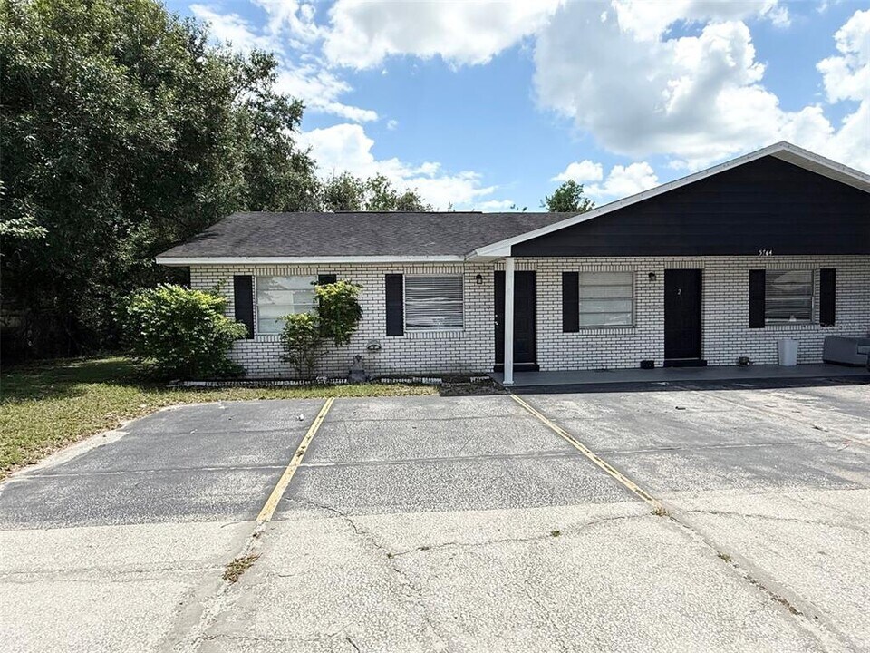 542 W Lake Deer Dr in Winter Haven, FL - Building Photo