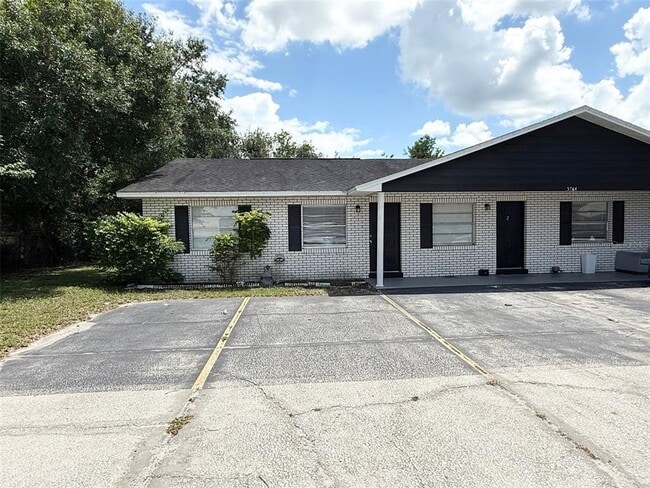 property at 542 W Lake Deer Dr
