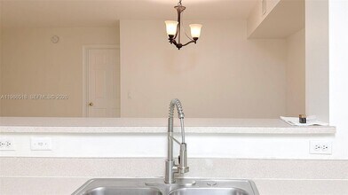 677 SW 111th Ave in Pembroke Pines, FL - Building Photo - Building Photo