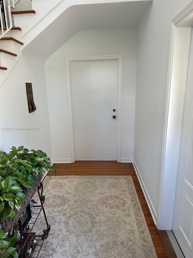 3725 Ponce de Leon-Unit -3725 in Miami, FL - Building Photo - Building Photo