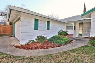 1817 Vesta Way in Sacramento, CA - Building Photo - Building Photo