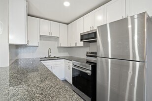 201 S Kansas Ave in League City, TX - Building Photo