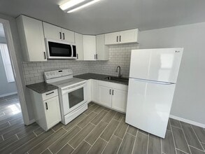 1106 50th Ave Dr W in Bradenton, FL - Building Photo - Building Photo