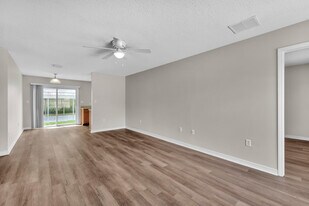 6042 Queen St in Milton, FL - Building Photo