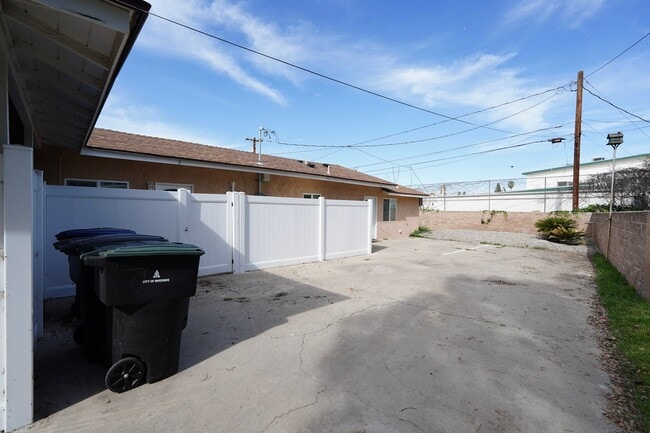 3627 Harding St in Riverside, CA - Building Photo - Building Photo