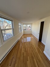 2572 Massachusetts Ave, Unit 2 in Cambridge, MA - Building Photo - Building Photo