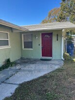 928 Lake Palms Dr in Largo, FL - Building Photo