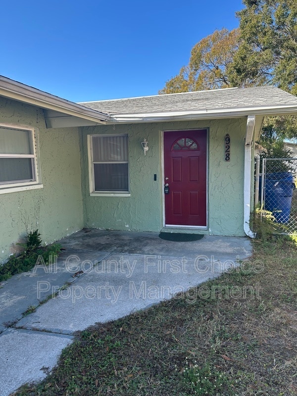 property at 928 Lake Palms Dr