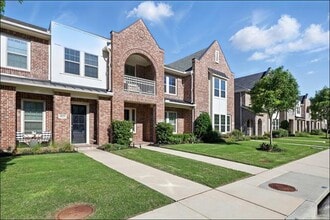 4833 Paddock Trl in Carrollton, TX - Building Photo - Building Photo