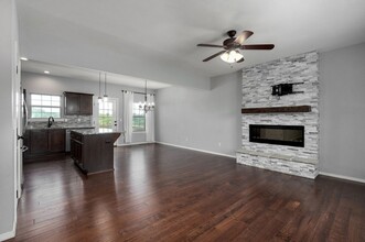 1503 E Fairwind in Ozark, MO - Foto de edificio - Building Photo