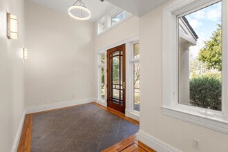 423 Concord Rd in Weston, MA - Building Photo - Building Photo