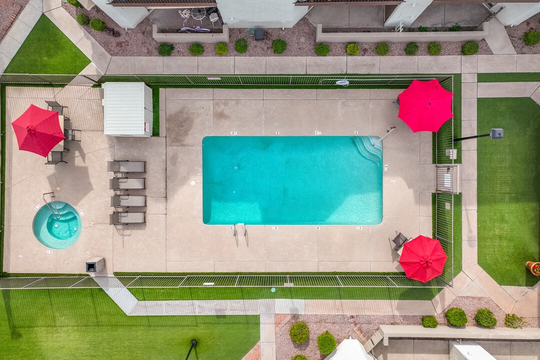 Irvine Park Condominiums in Scottsdale, AZ - Foto de edificio