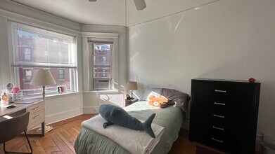 126 Warren St, Unit 12 in Boston, MA - Foto de edificio - Building Photo