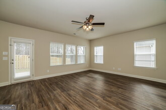 258 Faron Dr in Atlanta, GA - Building Photo - Building Photo