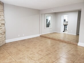 2277 S Kirkwood Rd in Houston, TX - Building Photo - Building Photo