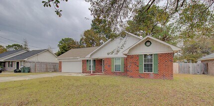 948 Wedgewood Way in Hinesville, GA - Building Photo - Building Photo
