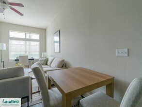 18101 Point Lookout Dr in Houston, TX - Building Photo - Building Photo