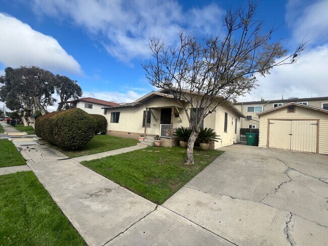 property at 4511 Hawley Blvd