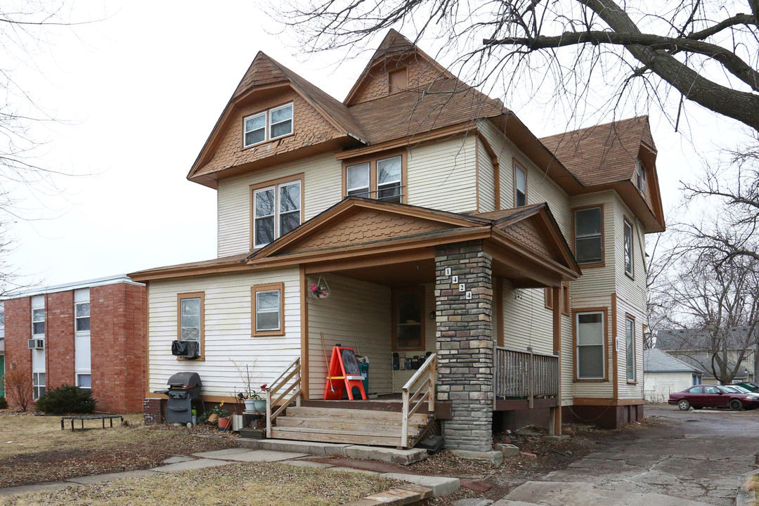 1424 30th St in Des Moines, IA - Foto de edificio