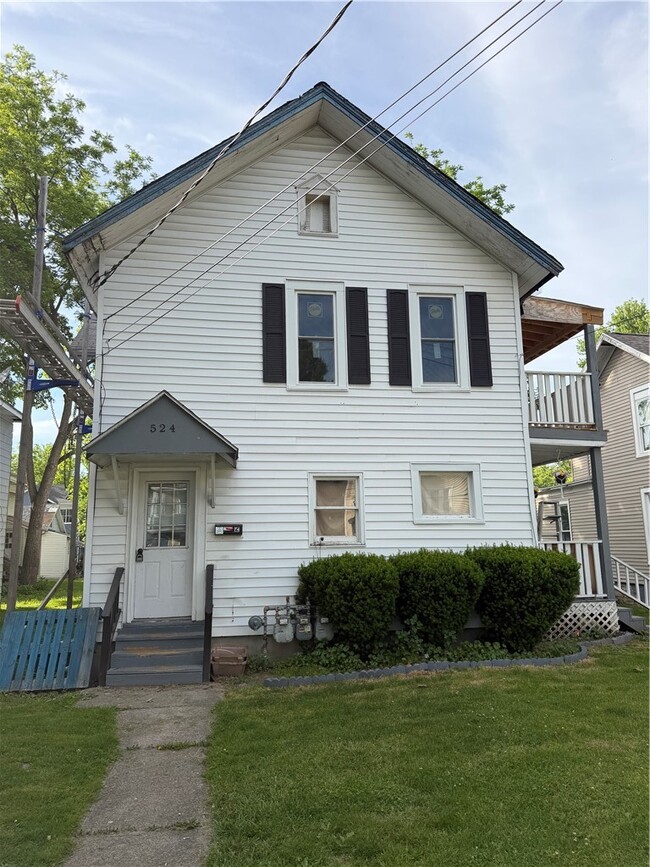 property at 524 W 1st St
