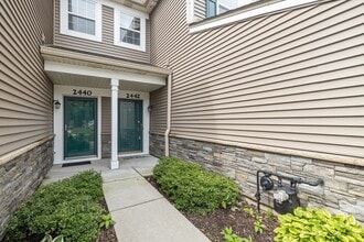 2442 Oneida Ln in Naperville, IL - Building Photo - Building Photo