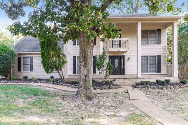 property at 225 Richards Way Dr