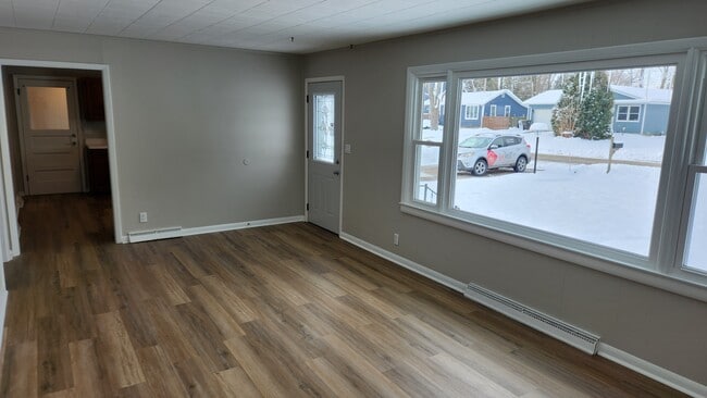 6527 244th Ave in Salem, WI - Foto de edificio - Building Photo