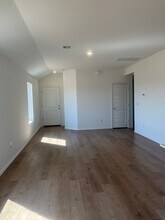 11833 NW 100th St in Yukon, OK - Building Photo - Building Photo