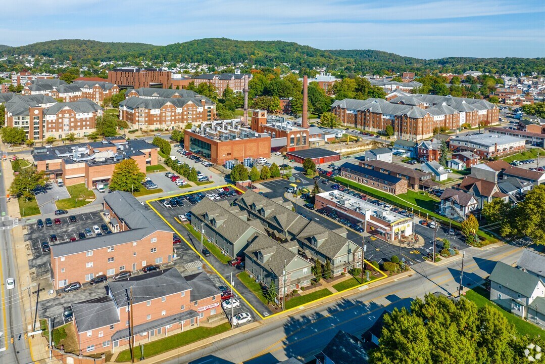 950 Wayne Ave in Indiana, PA - Building Photo