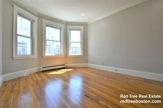 27 Ransom Rd, Unit 2 in Boston, MA - Foto de edificio - Building Photo