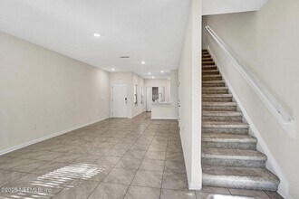 7625 Legacy Trl in Jacksonville, FL - Foto de edificio - Building Photo