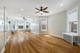 2324 N Harding Ave in Chicago, IL - Building Photo - Building Photo