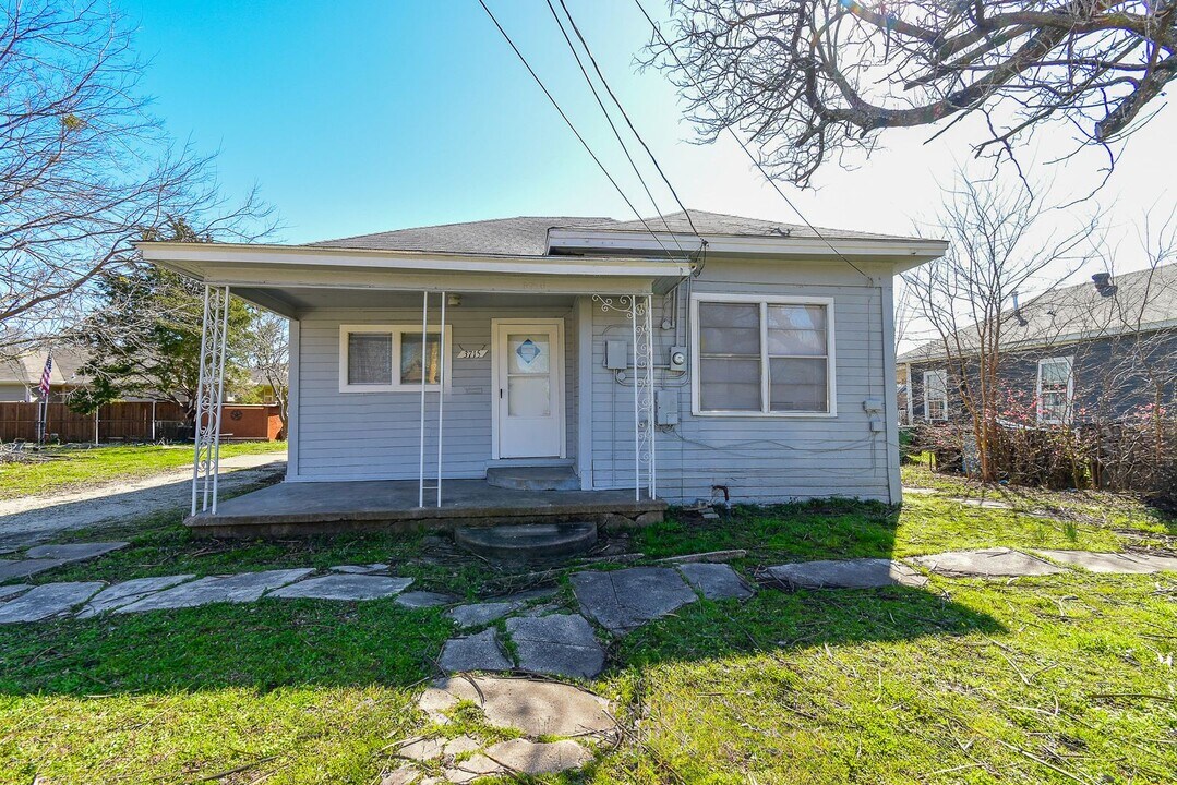 3715 Eutopia St in Greenville, TX - Building Photo