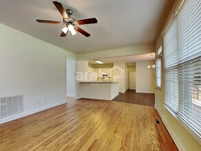 2402 Clovelly Ct in Greensboro, NC - Building Photo - Building Photo
