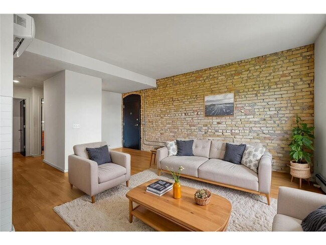 2109 Blaisdell Ave in Minneapolis, MN - Building Photo - Building Photo