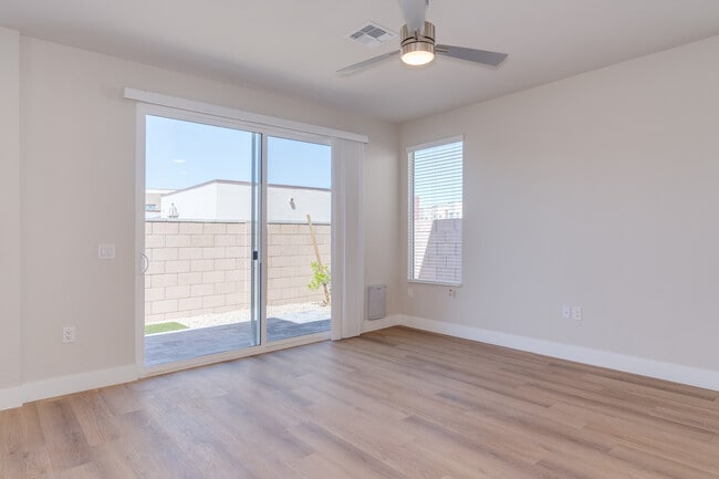 Summerwell Peoria Place in Peoria, AZ - Foto de edificio - Interior Photo