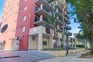 3410 Coral Way, Unit 706 in Miami, FL - Building Photo