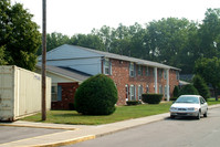 Woodside Square Apartments in Romulus, MI - Foto de edificio - Building Photo