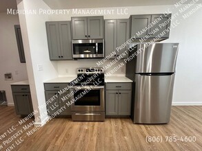 6806 4th St in Lubbock, TX - Foto de edificio - Building Photo