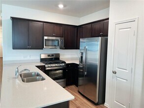 428 Gabriels Bluff Dr in Georgetown, TX - Foto de edificio - Building Photo