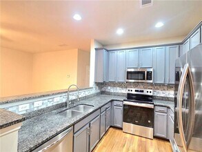 3044 Cedar Glade Ln NE in Buford, GA - Foto de edificio - Building Photo