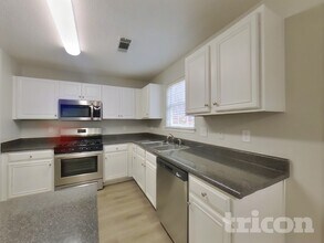 2880 Chilhowee Dr in Atlanta, GA - Building Photo - Building Photo