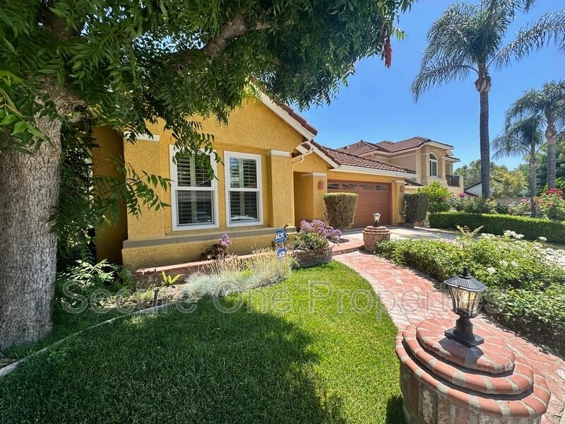 530 Newhaven St in Oak Park, CA - Building Photo