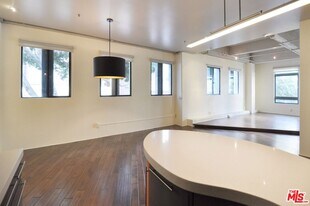 849 S Broadway in Los Angeles, CA - Building Photo