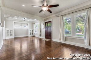 330 W Gramercy Pl in San Antonio, TX - Building Photo - Building Photo