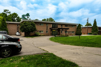 Fountain Villa Apartments in Cincinnati, OH - Building Photo - Building Photo