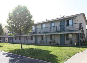 Turtle Creek II in Turlock, CA - Building Photo