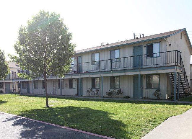 Turtle Creek II in Turlock, CA - Building Photo - Building Photo