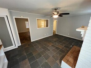 2121 Cliff Park in Fort Worth, TX - Building Photo - Building Photo