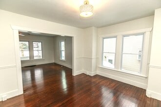 347 High St in Kent, OH - Building Photo - Building Photo